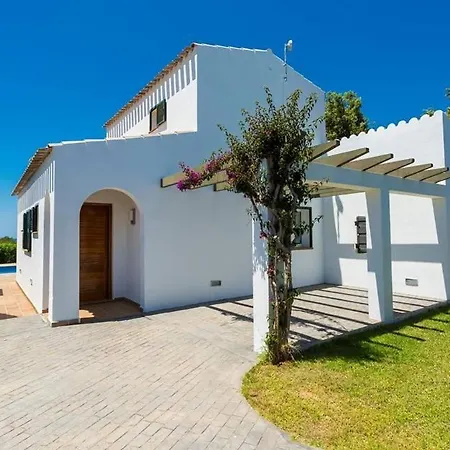Villa Finesse 2 - Lovely 3 Bedrooms - Great Pool Area - Perfect For Families